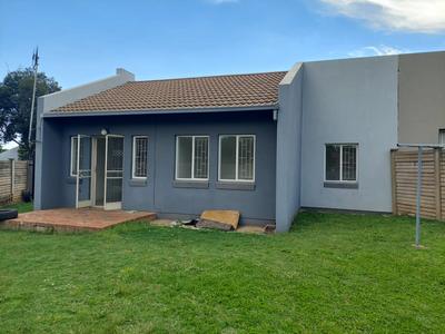 Apartment / Flat For Sale in Elandspoort, Pretoria