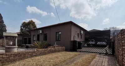 House For Sale in Mountain View, Pretoria