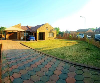 House For Sale in Lotus Gardens, Pretoria