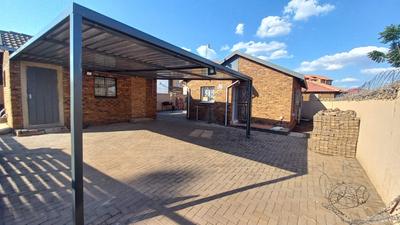 House For Rent in Philip Nel Park, Pretoria