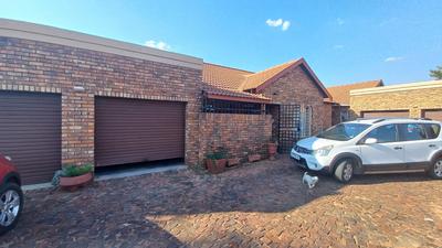 Apartment / Flat For Sale in Claremont, Pretoria