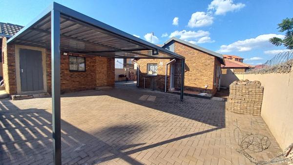 Property For Rent in Philip Nel Park, Pretoria