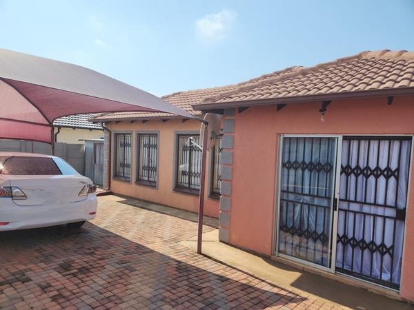 Property For Sale in Lotus Gardens, Pretoria