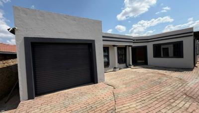 House For Sale in Soshanguve WW, Soshanguve