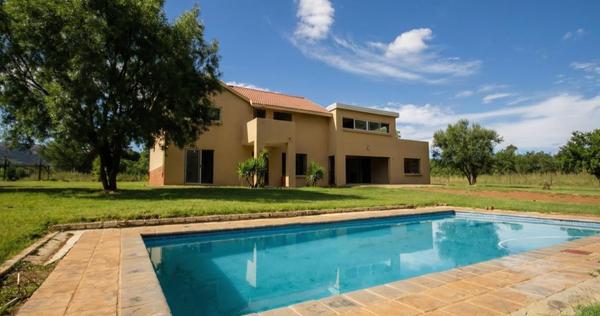 Farm For Sale in Kameeldrift West, Pretoria