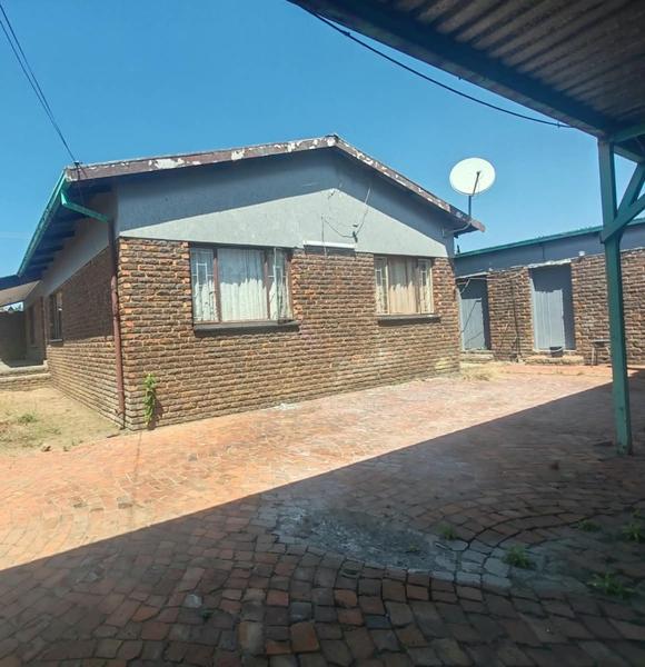 House For Sale in Daspoort Estate, Pretoria